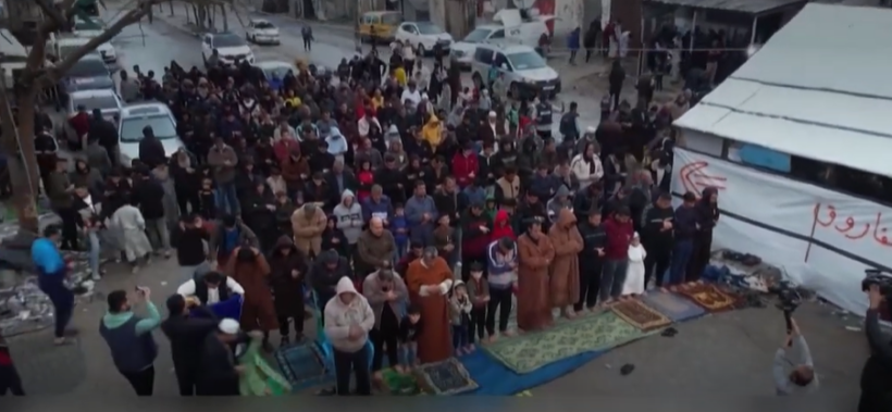 (VIDEO) Festa nën bomba, palestinezët u munduan të gjejnë pak mundësi për festë