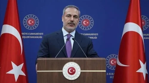 “Turqia nuk dëshiron përshkallëzim të mëtejshëm në rajon”, i thotë kryediplomati turk homologut të tij iranian