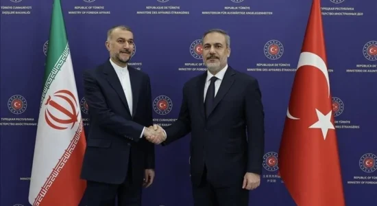 Shefi i diplomacisë turke diskuton me homologun iranian zhvillimet e fundit në rajon
