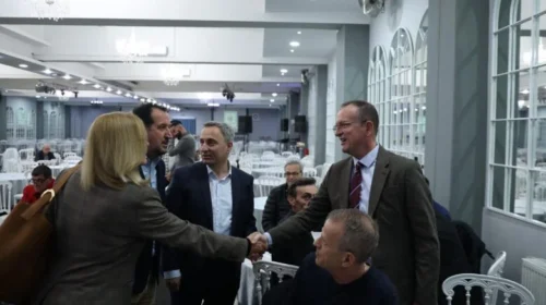 Liderët e VLEN-it takojnë afaristët shqiptarë në Berlin