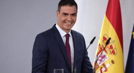 Sánchez bën thirrje ndërkombëtarëve të ndalojnë shitjen e armëve në Izrael