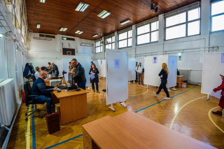 Sot fotografim pa termin të caktuar për qytetarë të cilët i kanë mbushur 18 vjet, ndërsa nuk kanë kurrfarë dokumenti biometrik