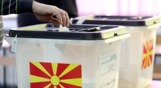 Në kohë janë hapur të gjitha qendrat e votimit në Ohër dhe Debërc, votimi zhvillohet pa ndërprerë