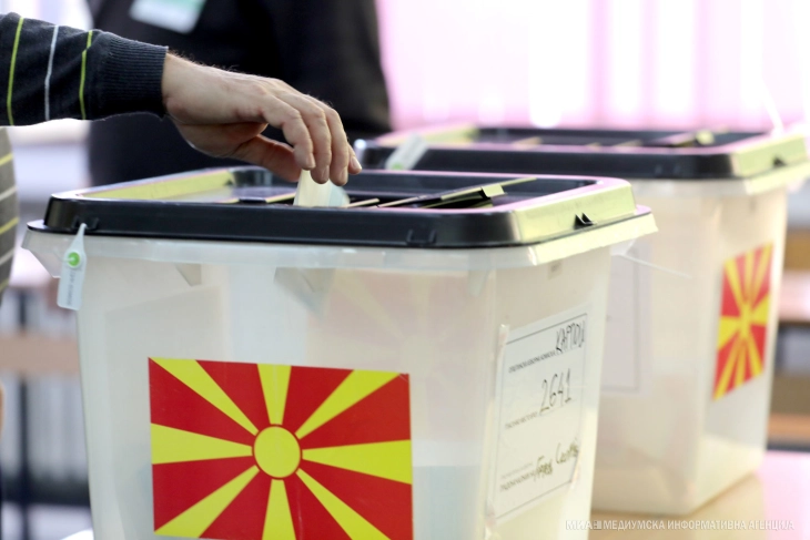Në kohë janë hapur të gjitha qendrat e votimit në Ohër dhe Debërc, votimi zhvillohet pa ndërprerë