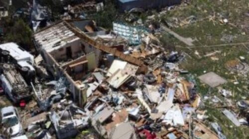 Tornadot ‘gjunjëzojnë’ SHBA-në, 21 viktima nga moti i keq