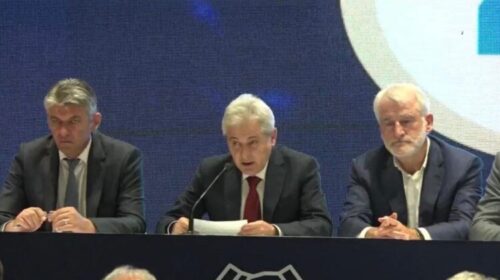 Ahmeti iu rikujtoi liderëve të VLEN-it marrëveshjen: Nuk hyjmë në Qeveri pa ndryshimet kushtetuese