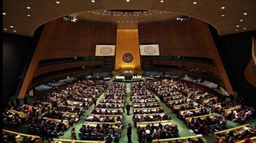 Asambleja e Përgjithshme miraton rezolutën që njeh Palestinën si vend i kualifikuar për anëtare të OKB-së