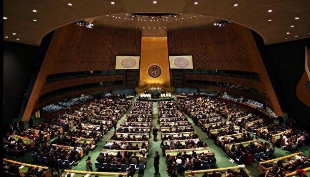 Asambleja e Përgjithshme miraton rezolutën që njeh Palestinën si vend i kualifikuar për anëtare të OKB-së