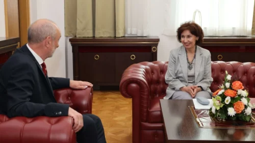 Siljanovska Davkova në takim me Girin: E ardhmja jonë është në BE