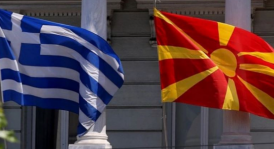 (VIDEO) Komisioni Evropian fton Shkupin dhe Athinën t’i përmbahen marrëveshjes për ndryshimin e emrit