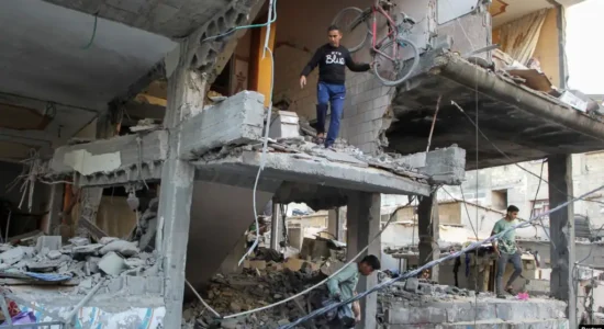 Sulmet ushtarake në Rafah, mbyllen disa qendra mjekësore në qytet