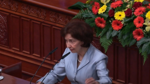 (VIDEO) Ademi: Siljanovska e shkeli Kushtetutën, Lloga: Betimi është NUL