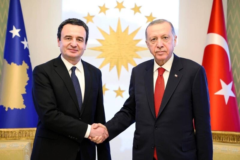 Kurti ka udhëtuar për në Turqi, pritet të takohet me Erdoganin