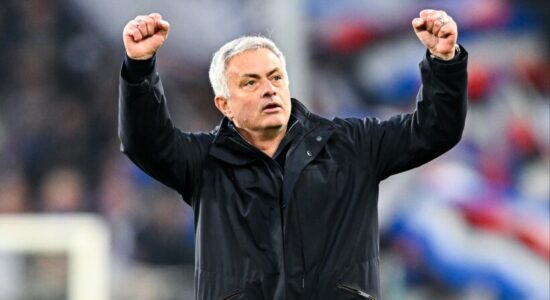 Dëshiron të bëhet sërish ‘djall i kuq’, Mourinho ‘i shkel syrin’ klubit të njohur anglez