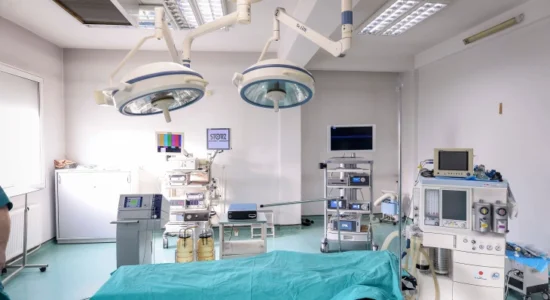 MSH: Sallat kirurgjike në Qendrën Klinike kthehen në përdorim