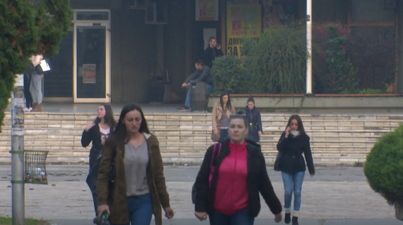 (VIDEO) Një e katërta e të rinjve në RMV punojnë gjatë shkollimit