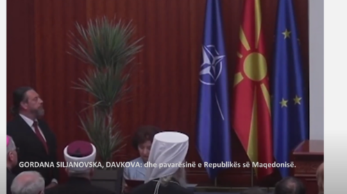 (VIDEO) Presidentja Siljanovska shmang përmendjen e emrit Maqedonia e Veriut gjatë ceremonisë së betimit