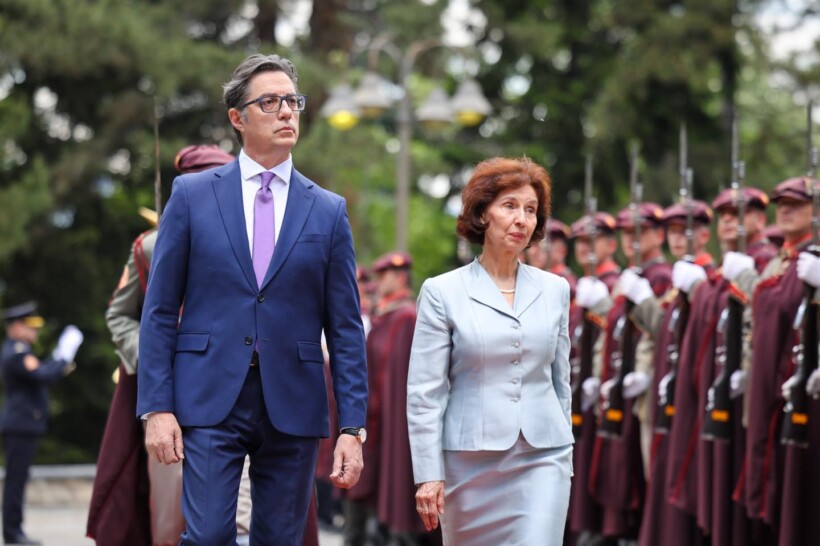 Siljanovska mori detyrën e presidentes