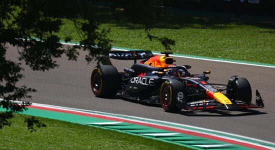 Verstappen siguron “pole position” në Imola, McLaren më i shpejtë se Ferrari e Mercedes