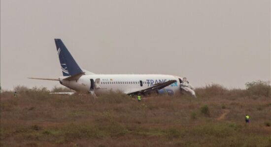 Senegal, 11 të lënduar pasi avioni Boeing 737 del nga pista