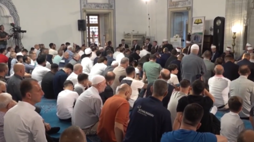 (VIDEO) Krerët shtetëror dhe të partive politike urojnë besimtarët muslimanë