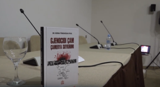 (VIDEO) Shkup, promovohet libri “Gjeno*idi Çam”, i autores Berna Turdogan