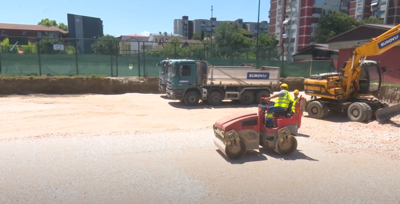 (VIDEO) Në komunën e Çairit është promovuar sot projekti për ndërtimin e pishinës së mbyllur