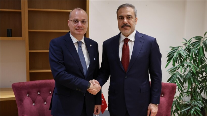 Ministri i Jashtëm turk takon homologët nga Shqipëria dhe Kosova