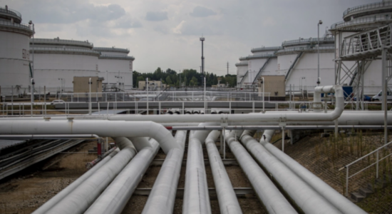 Çekia do të ndalojë përdorimin e naftës ruse deri në vitin 2025