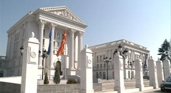 Qeveria ka vendosur – do të kthehet rrethoja rreth ndërtesës së qeverisë