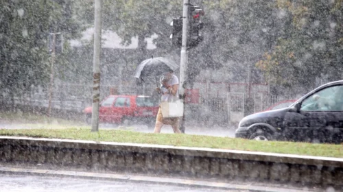 Shi i rrëmbyeshëm dhe bubullima në Ohër, Sveti Nikollë dhe Strumicë