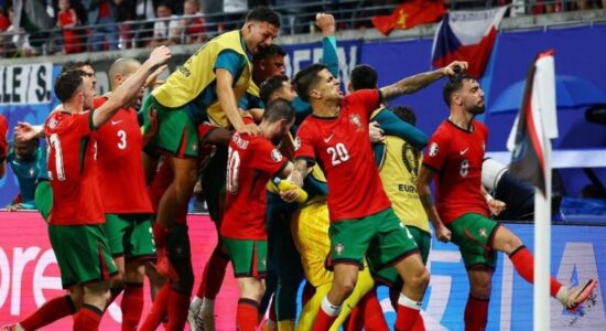 Portugalia eliminon Slloveninë përmes penalltive, gjen Francën në çerekfinale