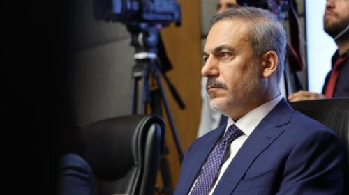 “Mbështetës të “krim’inelit gjakatar”: Kryediplomati turk dënon duartrokitësit e Netanyahut