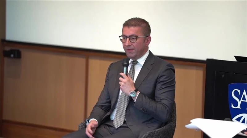 (VIDEO) Mickoski: Kush na garanton se nuk na vendosin kushte tjera përveç bullgarëve