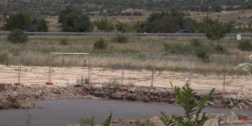 (VIDEO) Protestojnë sërish banorët, kundërshtojnë ndërtimin e bazës së asfaltit në Vizbeg