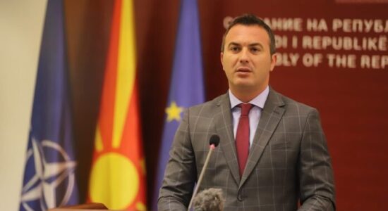 Rivendosja e rrethojave, Arbër Ademi: Qeveria po mundohet t’i ruaj vasalët e përzgjedhur të VMRO-s nga populli shqiptarë