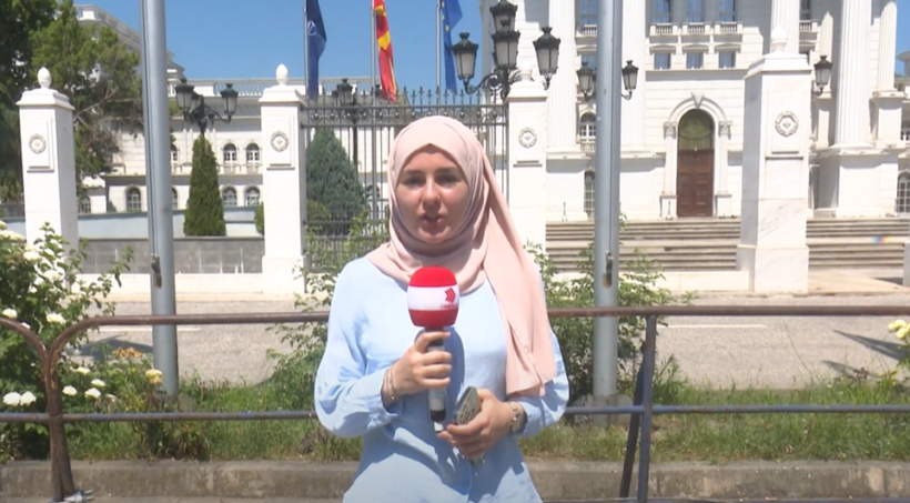 (VIDEO) Qeverisë sërish i vihet gardhi, në mëngjes nisën punimet