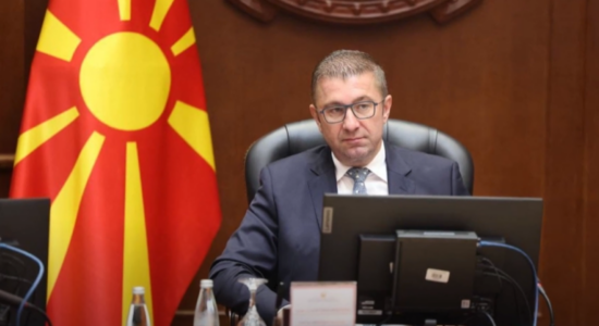 (VIDEO) Mickoski nuk merr ministra shqiptarë në samitin e NATO-s, reagon BDI