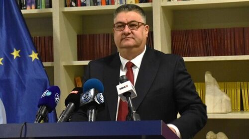 Ministri i ri i Administratës ndryshon numrat e balancerit për punësime në institucionet shtetërore, rritet ajo e maqedonasve ulet e shqiptarëve