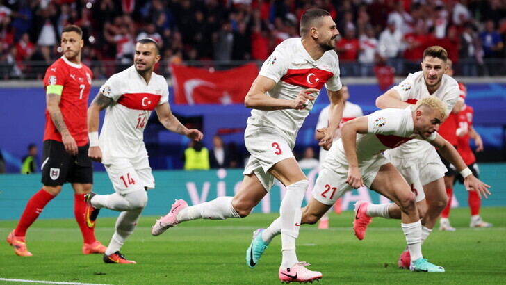 Demiral hero, Turqia kualifikohet në çerekfinalet e Europianit