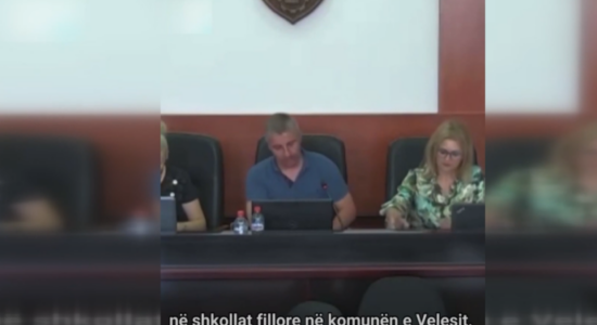 (VIDEO) Himni maqedonas bëhet i detyrueshëm për komunën e Velesit