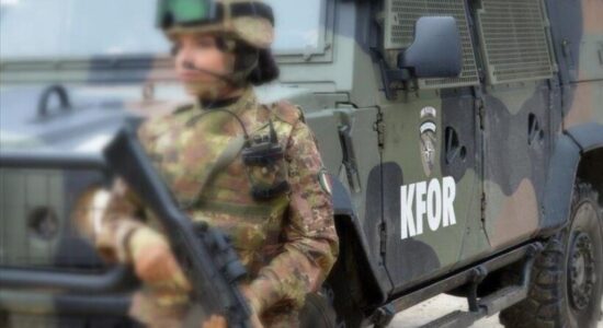 NATO do të reduktojë forcën paqeruajtëse në Kosovë pas përmirësimit të sigurisë