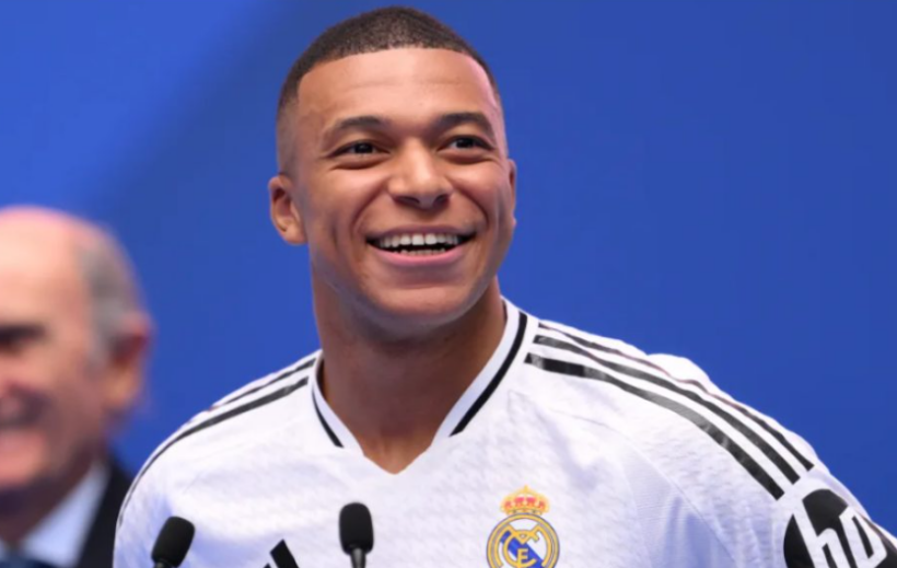 Ancelotti e konfirmon se kur Kylian Mbappe do të debutojë me Real Madridin