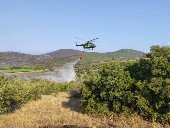 Zjarrfikësit vazhdojnë betejën me 11 zjarre aktive