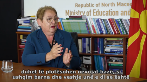 (VIDEO) Edhe pse nuk ka tekste për gjuhët e huaja, Janevska ka plane për programe të reja