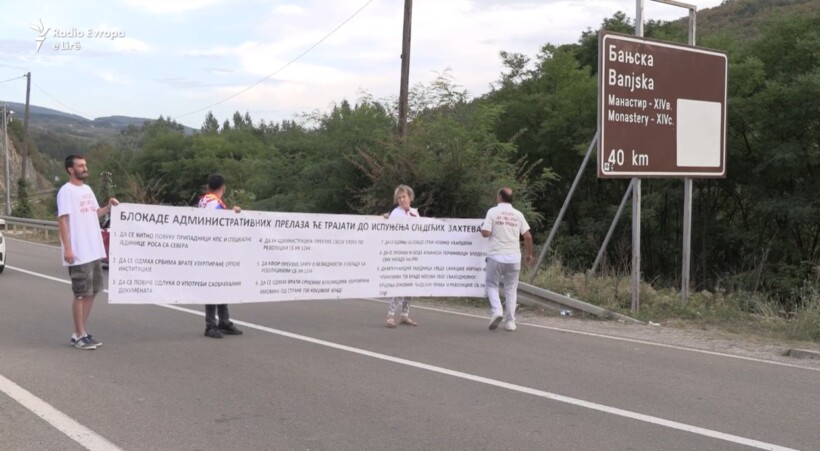 Bllokohen pjesërisht rrugët në dy pika kufitare mes Serbisë dhe Kosovës