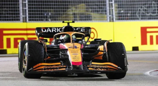 Norris siguron “pole position” në Singapor, rikthehet Verstappen, dobët Ferrari