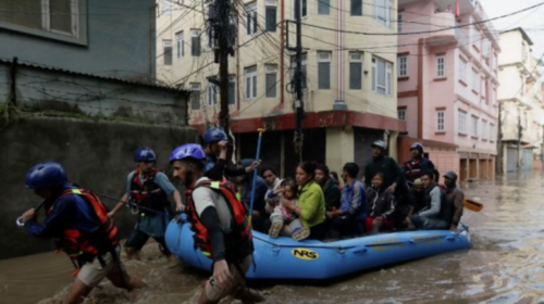 Përmbytje dhe rrëshqitje të tokës në Nepal, 66 viktima e dhjetëra të zhdukur