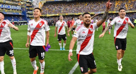 River Plate e mposhti rivalin e përjetshëm Boca Juniors në “Bombonera”