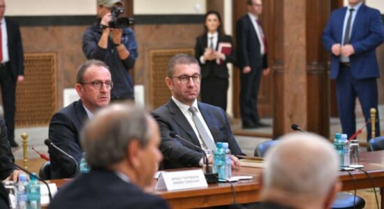 (VIDEO) Mickoski dhe Taravari besojnë se tabela në Bllacë është pjesë e skenarit për destabilizim